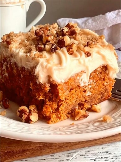 3.8K views | Pumpkin Pie Dump Cake with Cream Cheese Frosting This...