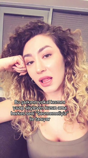 Sena Şener ve Mahmut Orhan'ın 'Feel' Şarkısı