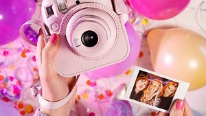 Fujifilm lance l'Instax mini 12, une version raffinée du mini 11
