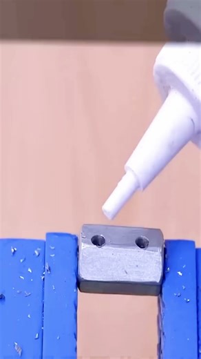 This is how to drill and make threaded holes on bolts #drill #threaded #holes #bolts