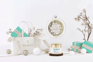 53 reactions · 11 shares | Time to unwrap your precious presents. We wish you a wonderful Christmas Eve! | Valmont Cosmetics | Facebook