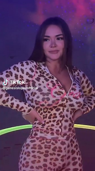 Streaming Tonight on Twitch with Genesis Lopez