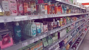 Mikroplastik-Verbot: Diese Kosmetik-Produkte wird es bald nicht mehr geben