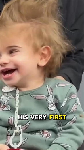 Everyone expected tears… but what happened next melted every heart. His very first visit turned into pure joy — and the parents couldn’t stop smiling. You have to see this moment. Full video in the comments below👇🏻 | BBC1
