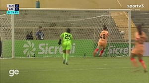 Aos 32 min do 2º tempo - finalização errada de Ketlen Wiggers do Santos contra o ATLÉTICO DE MADRID