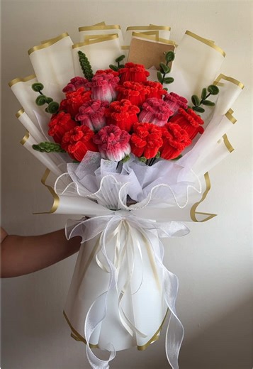 18 Unique Gift Ideas for Rose Bouquets