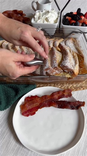 🎄🎅🏻Brioche French Toast Casserole🎅🏻🎄 Type RECIPE and I’ll send you a direct link (check your inbox/message requests) https://www.dinnerin321.com/brioche-french-toast-casserole/ #breakfast #frenchtoast #christmas | Dinner in 321