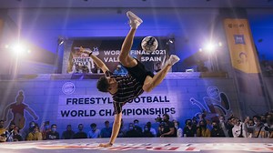 Les 24 meilleurs footballeurs freestyle du monde se rendront au Docks Dome à Bruxelles le jeudi 7 décembre 2023 - RTBF Actus
