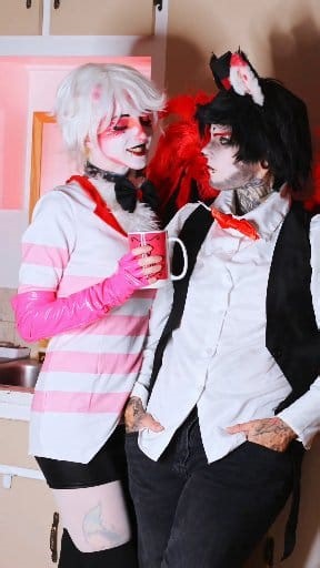 SEASON 2 IS OUT AAAHHHHHH I just finished work and I CAN'T WAIT TO GO WATCH IT ! Thoughts ? Do you like it ? I'm OBSESSED with Angel's new outfit ! I love love love it ! Husk - Katestarz (IG) Angel Dust - Me 🌻 Sunflowercosplay #hazbinhotel #angeldust #husk #huskerdust #hazbinhotelseason2 #angeldustcosplay #huskcosplay #cosplay #makeup #hazbinhotelcosplay #costume #halloweencostume #halloween | Sunflower cosplay