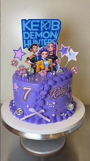 Beautiful KPop Demon Hunters Birthday Cake | Buttercream Cake Decorating