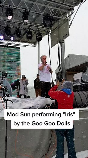 Mod Sun Performs