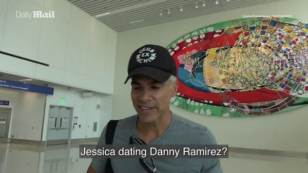 Cash Warren surprising reaction to Jessica Alba dating new man