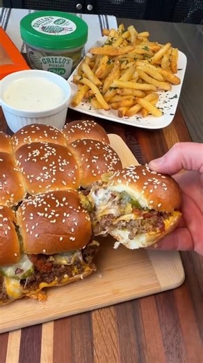 Pickle Ranch Cheeseburger Sliders 😮‍💨