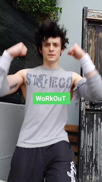 Allenamento SUPER Efficace! 💪#allenamento #calisthnics #fit #fitness #training #homegym #musclechome #trainingathome #calistenichs #endurance #muscle