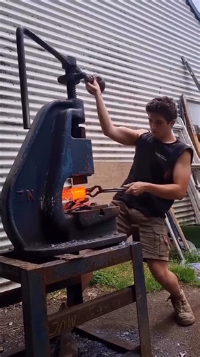 Baileigh Industrial on Instagram: "#baileighradar from @techineer • Fly press forging is a metalworking method where a machine called a fly press applies high pressure to deform a metal blank into a specific shape. The process is known for its precision and repeatability, allowing for the creation of intricately shaped parts with minimal waste! 🔥👨‍🏭 (via @ellardblacksmithing)"