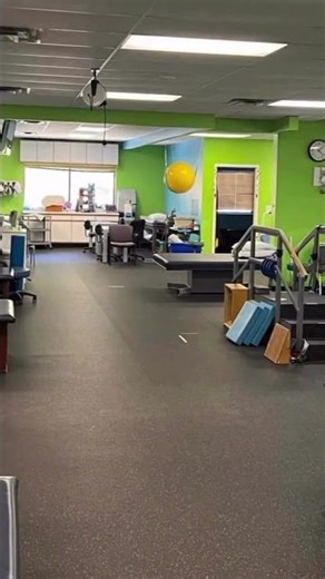 Me vs. my 3-second short-term memory😅