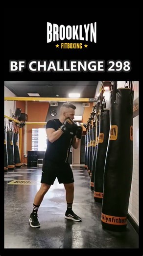 Little David | Trainer en Youtube 🚀⚡ on Instagram: "#BFChallenge298 Brooklyn Fitboxing 🥊 Mucho 'Hook' para ese saco 💪 ⚠️ Tutorial del Challenge en Youtube ⚠️ ¡A disfrutarlo! 🥊 #brooklynfitboxing #fitboxing #boxingtraining #boxingworkout"