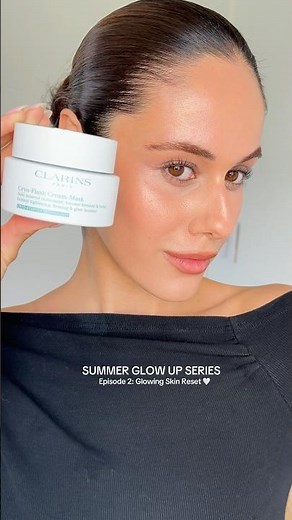 Summer skin reset using ‪@clarinsofficial‬ cyro-flash mask 🤍 #clarinspartner #cyrofacial #cyroskin