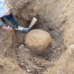 3.4M views · 48K reactions | Look what i found while metal detecting​ #metaldetector​ #treasurehunt #treasurehunting #history #treasurehunter #archeology #adventure #hobby #adventuretime #adventure | 7 wonders | Facebook