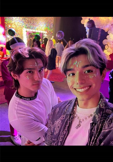 Sparkly Aliens at Margo's Party