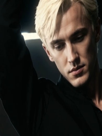 POV : AU Draco x Harry when they're just a normal muggles, Draco can't use love potion neither spell so he just kidnapped Harry to always be on his side. If anyone know a fanfiction with obsessed Draco please tell me 👀 #drarry #drarrytok #harrypotter #dracomalfoy #dracoxharry