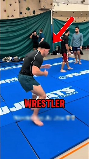 Wrestler vs. Brazilian Jiu Jitsu fighter 💪