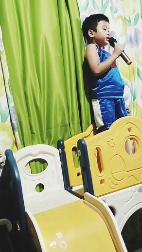 13 reactions · 6 comments | Karaoke time. Stage niya daw yung slide.  #highlights2025 #everyoneactivefollowersシfypシ゚viralシalシ #fypシ゚ | Lesly Ann Calibuso-Yap | Facebook