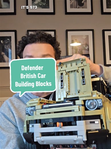 If you’re into serious building block sets and love off-road 4x4 style vehicles, this 2573-piece technical off-road classic car model is an absolute beast. It’s a detailed brick-built SUV-style model with proper rugged design, roof rack, chunky wheels and realistic bodywork, making it perfect for hobby builders who want a display piece with presence. With over 2,500 pieces, this isn’t a quick build — it’s a proper project for adults or older teens who enjoy technical builds and mechanical-style 