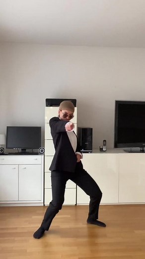 mr worldwides version of this dance #grudance #mrworldwide #pitbull