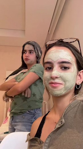 #stitch with @camilespiegelv2 @nicolespiegelv