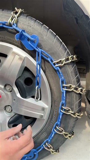 Safe self-driving in snow and ice outdoors, traditional car snow chains, simple installation,