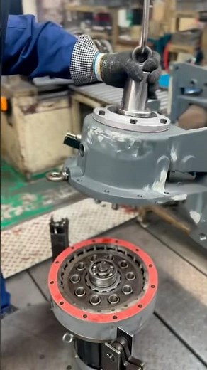 Let’s see how a cycloidal gear reducer assembly. #gear #gearbox #reducer #drive #motor #gearmotor