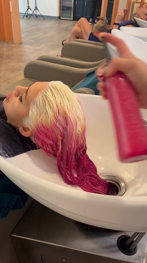 349K views · 9.7K reactions | One quick step = weeks of extra vibrancy  Pre-toning before vivids is my not-so-secret secret   HOUSTON TX #pinkhair #vividhair #houstonhair #beautiquetanglewood #hairtransformation #vibranthair #houstonstylist #haireducation | Chloe King | Facebook