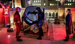 Elseworlds Finally Explains Arrowverse Batman Status