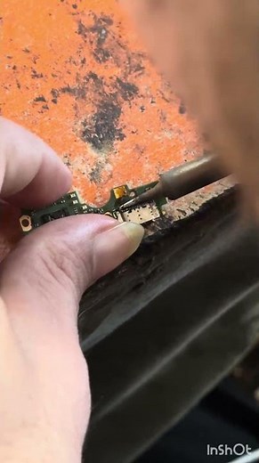 iPhone 16 Pro Max Dead Charging Points Repair Process