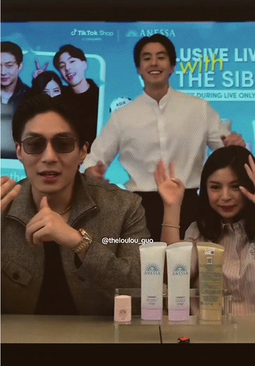 Supportive Couple Moments in Live Streams