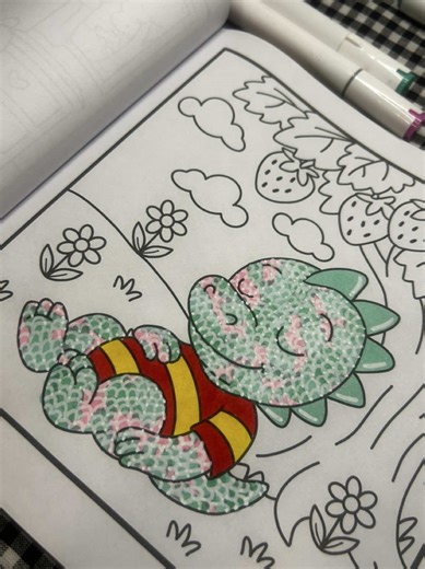 Let’s bring this dragon to life together! Today I’m working on the scales effect, one of the most relaxing and satisfying parts of coloring💚 #Coloring #ColoringBook #ColorWithMe #Colortalk #Relaxing
