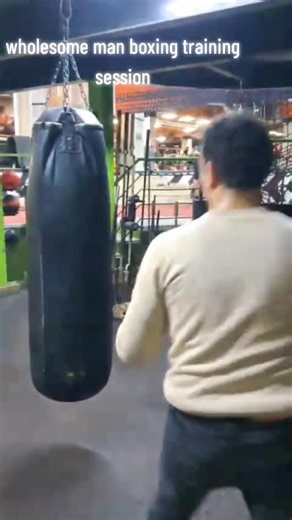 is wholesome man strong enough? #fyp #malta #maltatiktok #boxing🥊 #comedy