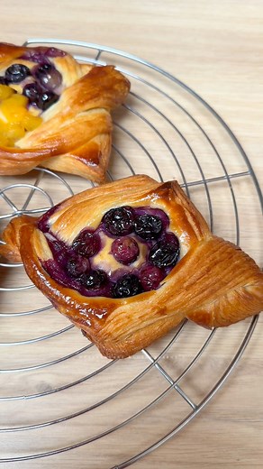 5.5K views · 29 reactions | Danish #foodie #dessert #dessert #reels #homebaking #baking #danish #danishpastry #Viennoiserie #viennoiseriemaison #patisserie #homemade #homecookedbypasanheijn #ແຊບ #bonappetit #SweetTreats #recipe #recette | Pasanngane Keoboualapha | Facebook