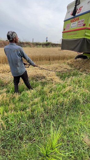 2.8M views · 9.6K reactions | Vishal 435 Combine Stuck in Mud | Vinods Review - ek kisan mitra | Facebook