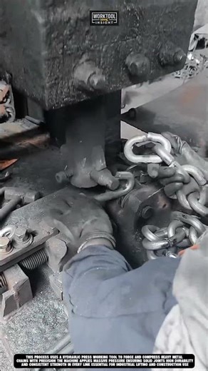 Forging metal chain links in workshop high precision worktool press