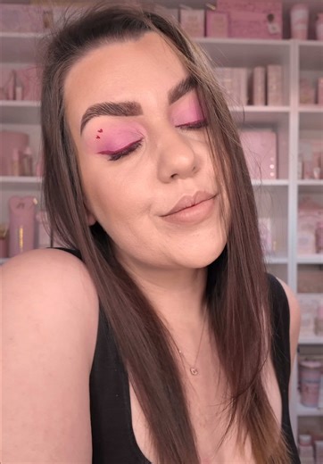 Cute and Simple Valentine's Makeup Tutorial