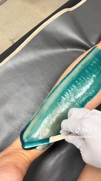 Satisfying leg wax application using blue hard wax 💙🤗 #esthetician #waxing #waxingvideos #wax #asmr #satisfying #oddlysatisfying