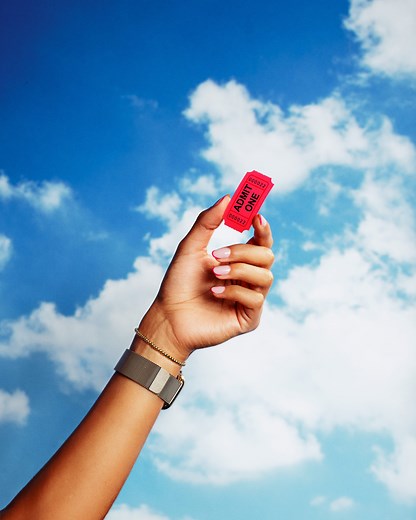 Why Are Single Women So Much Happier? The Answer Probably Isn’t What You Think