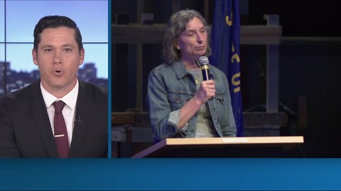 Oregon Rep. Maxine Dexter calls for limits on Trump's war powers at town hall