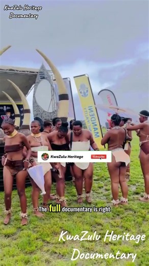 Umkhosi woMhlanga Reed Dance Festival 🇿🇦 Zulu Maidens in Cowhide Attire