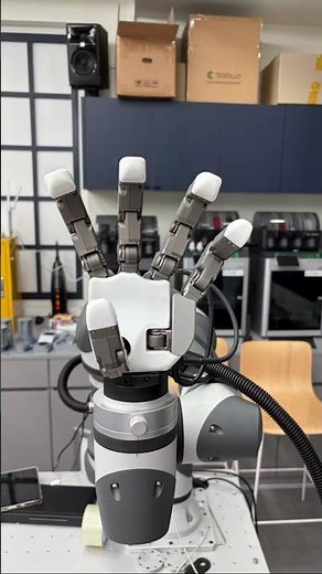Inside Our Research: Developing Human-Like Robot Hand Control #robothand #grasp #robot