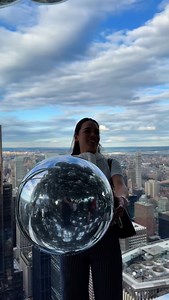 887K views · 19K reactions | Su globera favorita en NY 﫧 #nyc #globos #balloons #summit #globosgigantes #globosburbuja | Confetti Corner | Facebook