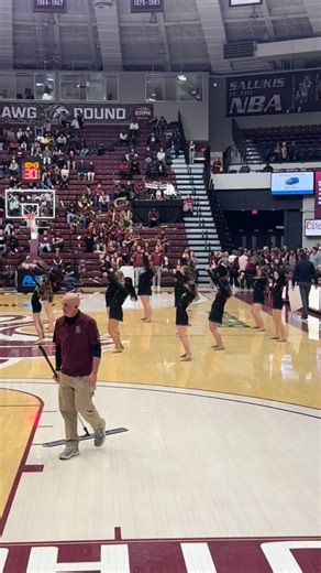Enjoy @chester_danceteam Chester High School Dance Team’s performance from tonight’s halftime show at the SIU basketball game. Thank you to my wife for capturing it! | Southern Illinois Sports with Chris Dexter