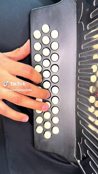 Tutorial de Acordeón de Botones y Efectos de Voz